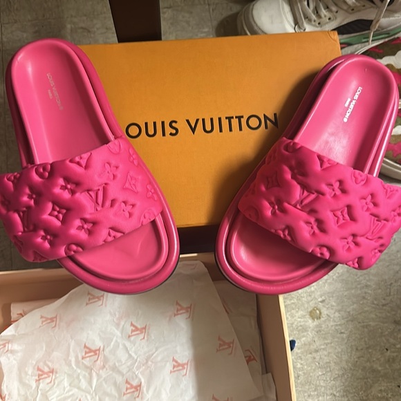 Louis Vuitton pink pillow slides - Picture 1 of 4